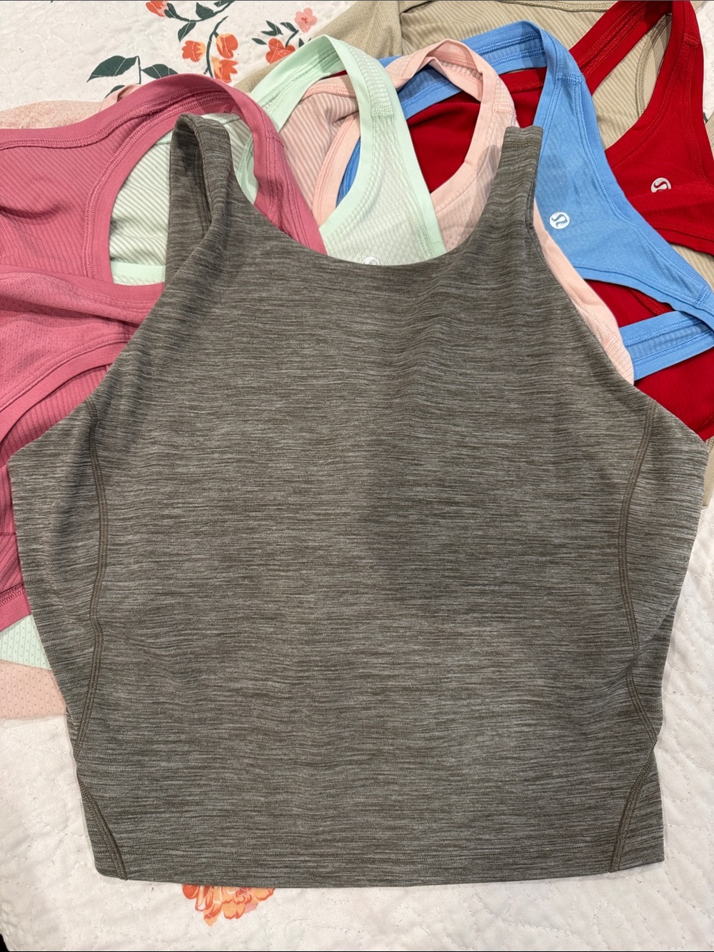 Lululemon Women’s Swiftly Tank Top Waist Length and one Align Crop top Lot of 7 - Picture 12 of 14
